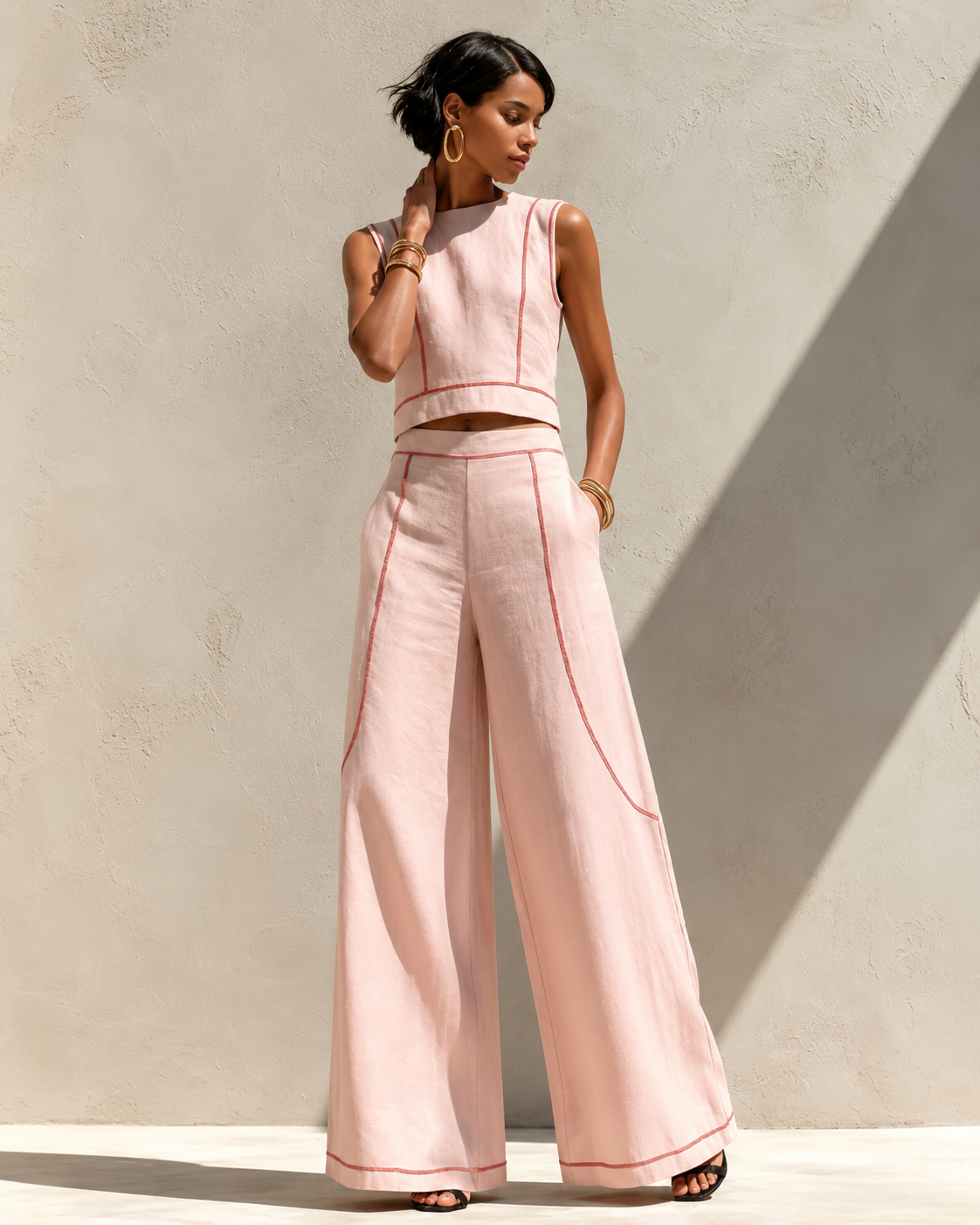 Conjunto a juego rosa palo: top sin mangas y pantalón de pierna ancha con ribete rosa