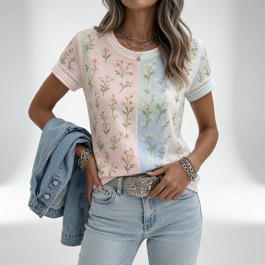 Camiseta estampada floral multicolor de tonos pastel, panel vertical rosa y azul