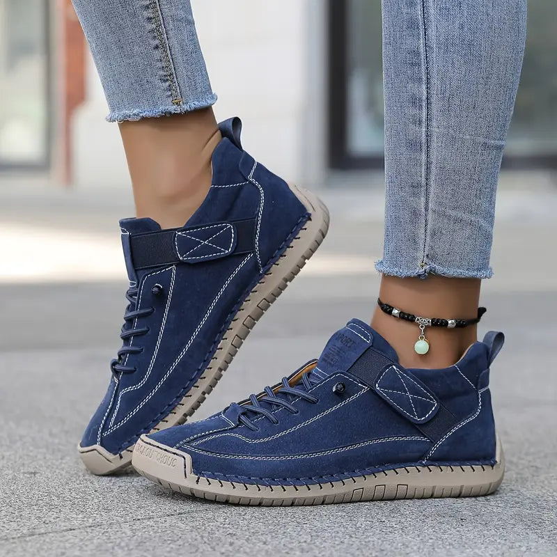 Zapatillas ortopédicas Mia azul marino con cordones y tira ajustable