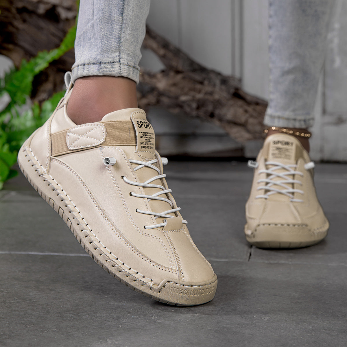 Zapatillas ortopédicas Mia crema con cordones y suela con relieve