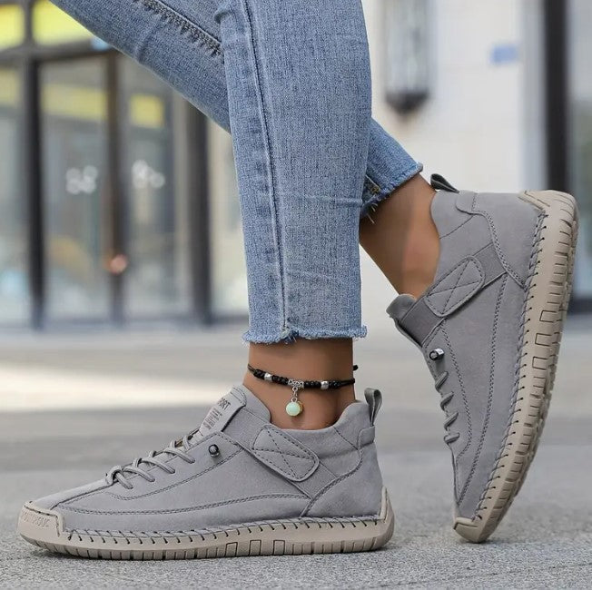 Zapatillas ortopédicas Mia grises claras con cordones y suela gruesa