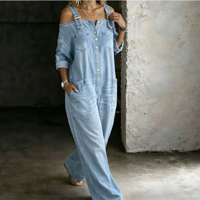 Mono denim azul claro holgado con tirantes, perneras anchas y bolsillos